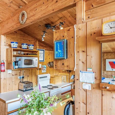Scandinavian Style Lodge In Rock Wadebridge Buitenkant foto