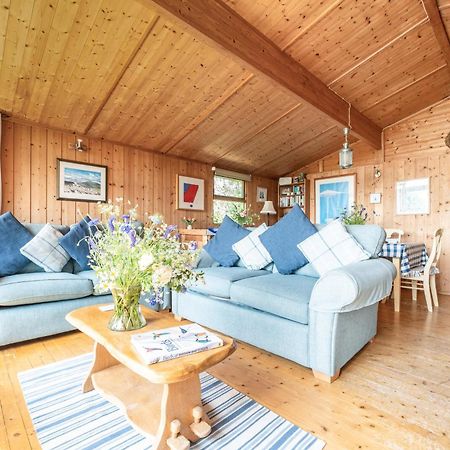 Scandinavian Style Lodge In Rock Wadebridge Buitenkant foto
