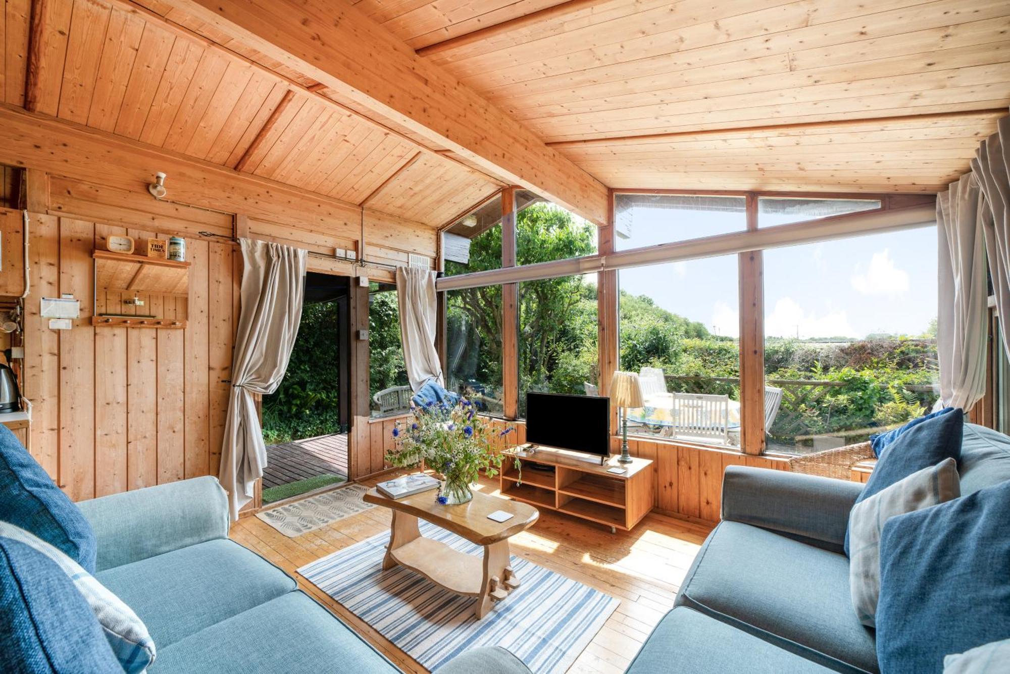 Scandinavian Style Lodge In Rock Wadebridge Buitenkant foto