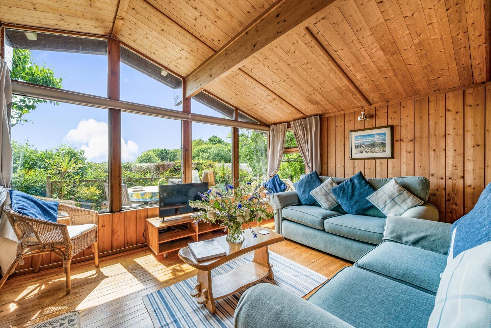 Scandinavian Style Lodge In Rock Wadebridge Buitenkant foto