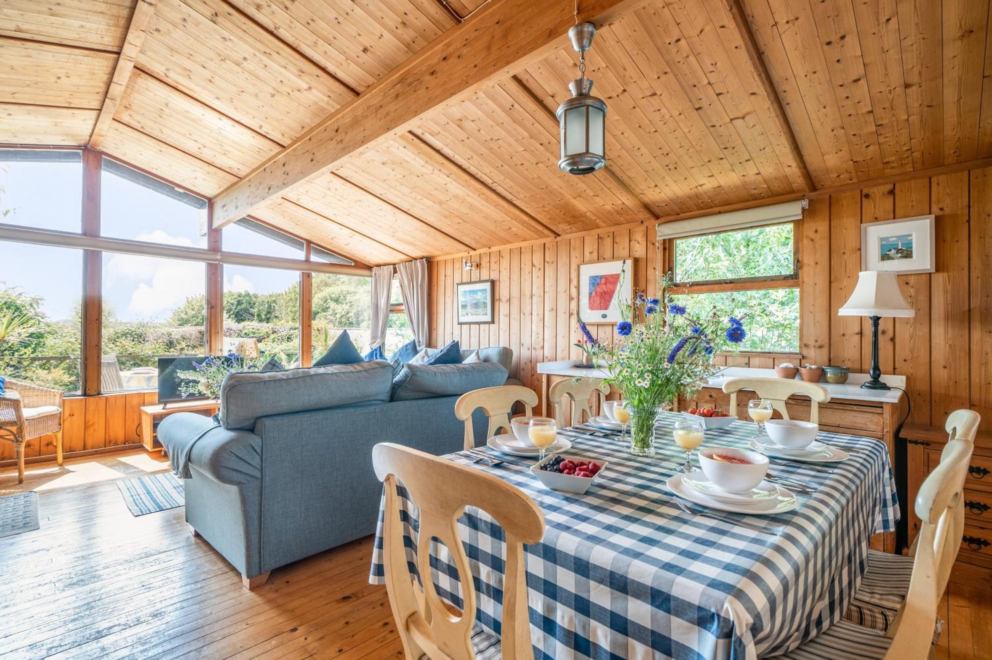 Scandinavian Style Lodge In Rock Wadebridge Buitenkant foto