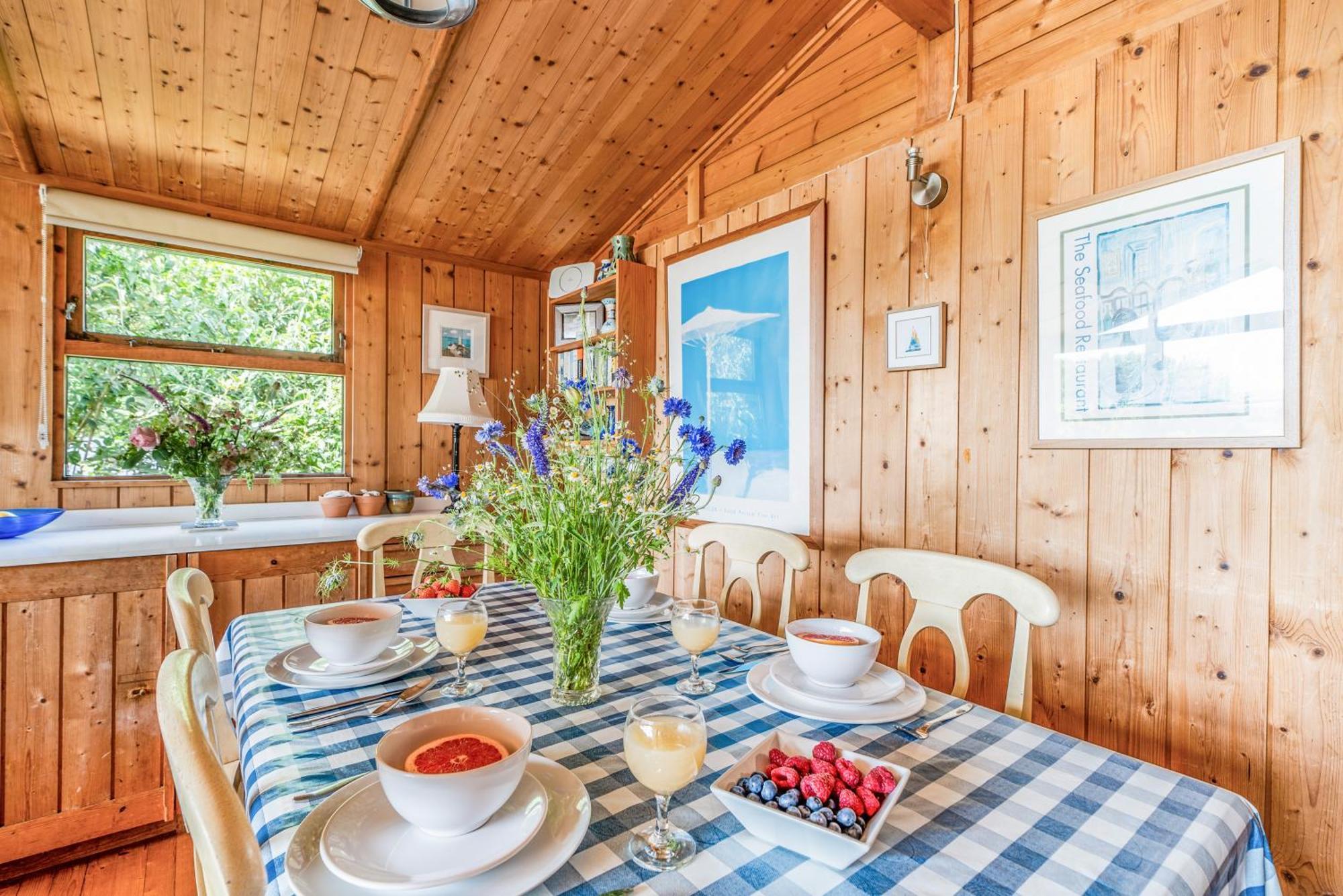 Scandinavian Style Lodge In Rock Wadebridge Buitenkant foto